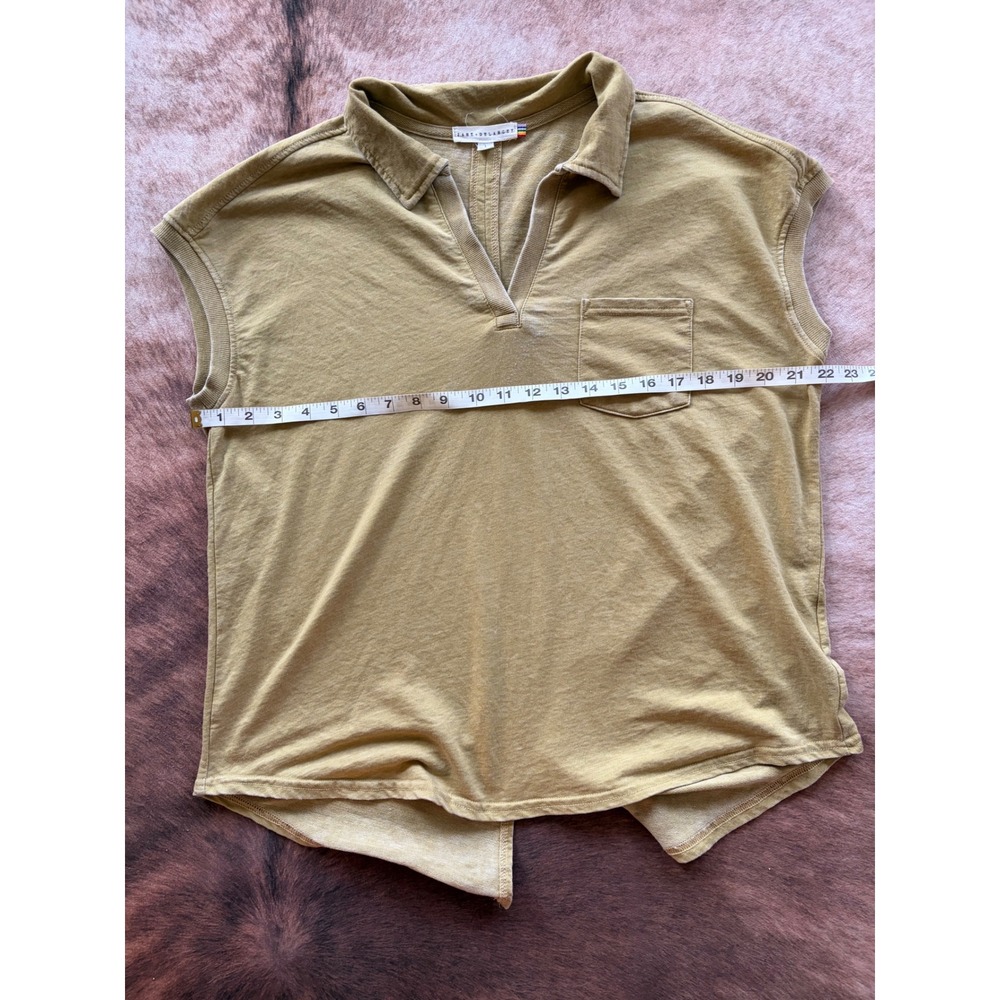 Jane + Delancey Mustard Yellow Acid Wash Split Back Sleeveless Polo Top Large - Picture 8 of 9